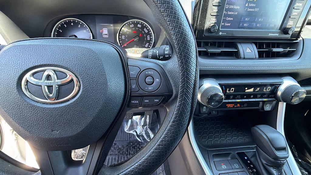 Thumbnail: 2020 Toyota RAV4 - 27
