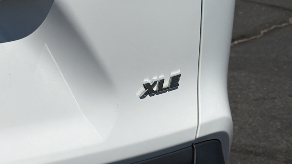 Thumbnail: 2020 Toyota RAV4 - 7