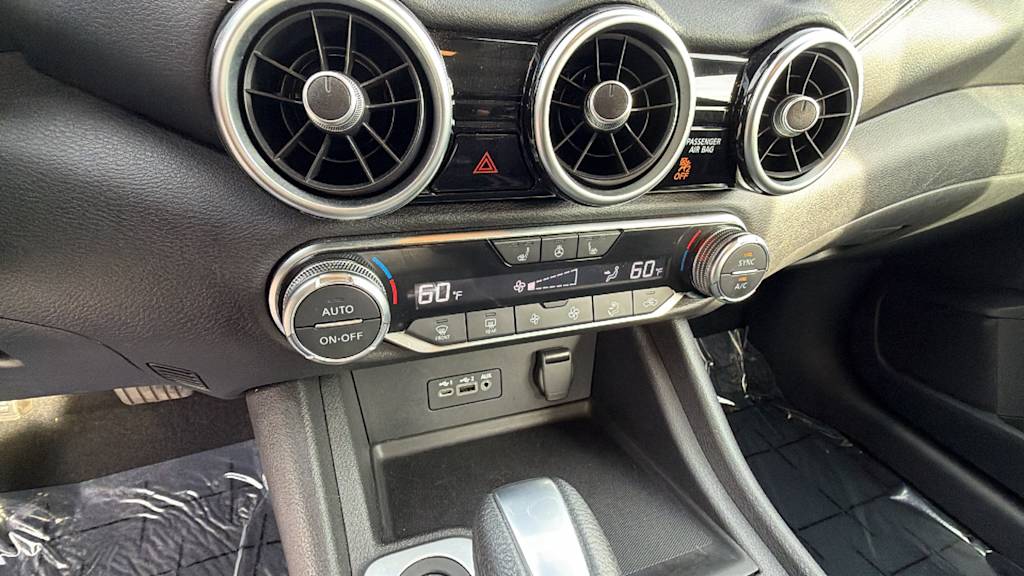 Thumbnail: 2022 Nissan Sentra - 22