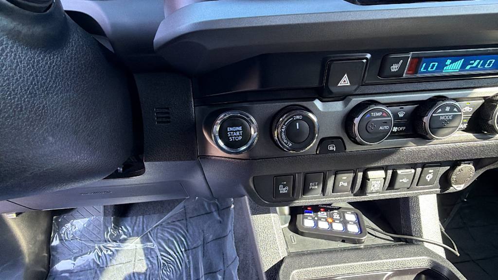 Thumbnail: 2023 Toyota Tacoma - 25