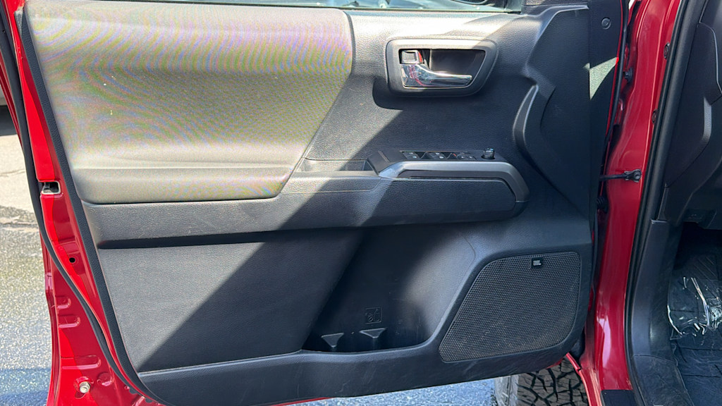 Thumbnail: 2019 Toyota Tacoma - 27