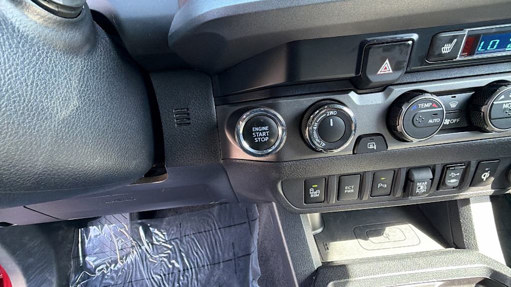 Thumbnail: 2019 Toyota Tacoma - 25