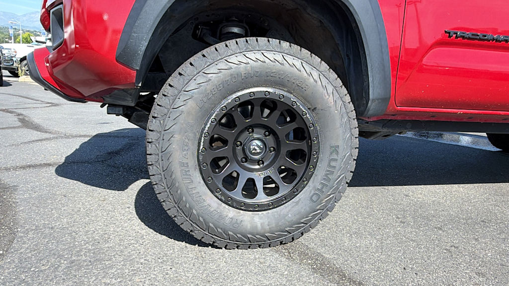 Thumbnail: 2019 Toyota Tacoma - 8