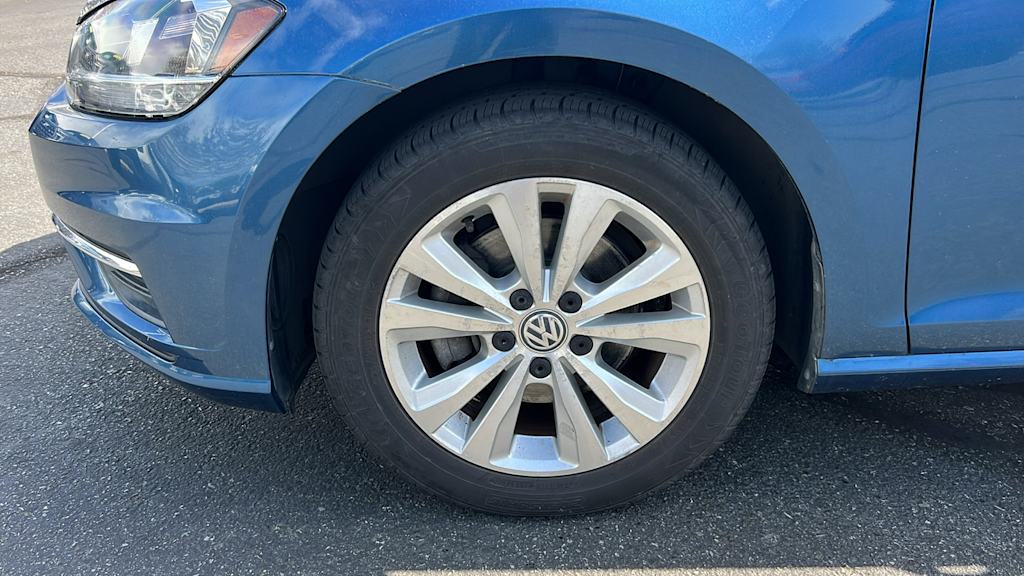 2019 Volkswagen Golf S 8