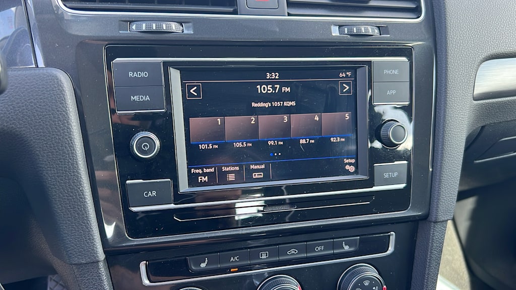 2019 Volkswagen Golf S 13