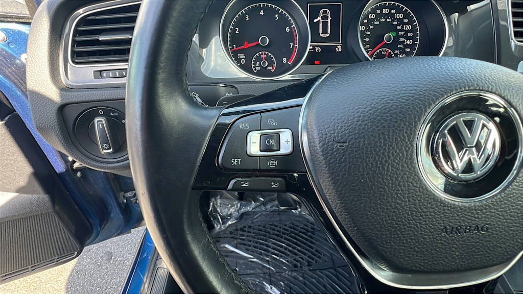 2019 Volkswagen Golf S 25