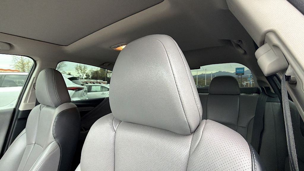 Thumbnail: 2022 Subaru Legacy - 10