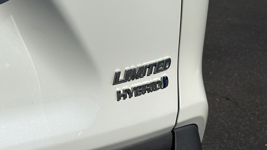 Thumbnail: 2021 Toyota RAV4 - 7