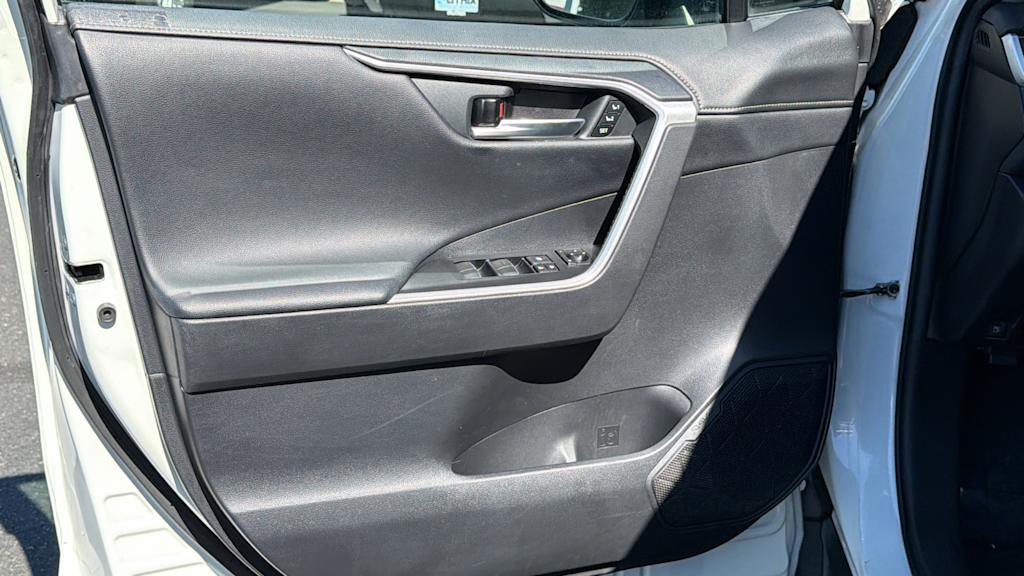 Thumbnail: 2021 Toyota RAV4 - 29