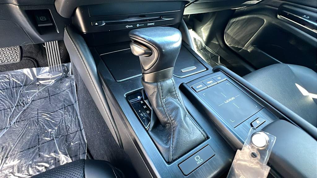 Thumbnail: 2022 Lexus ES - 15
