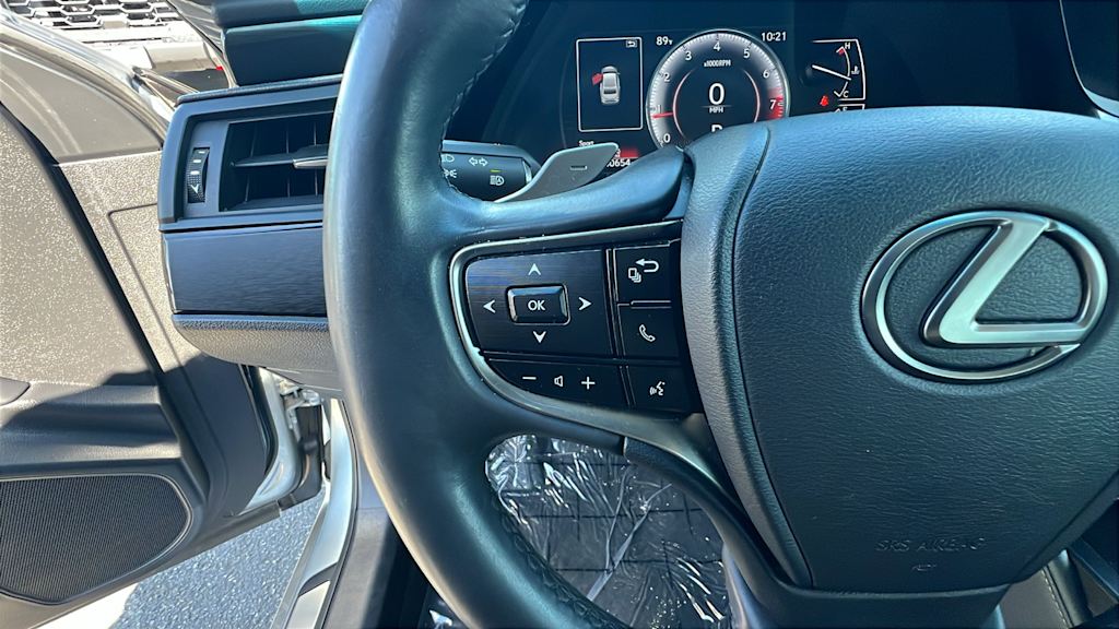 Thumbnail: 2022 Lexus ES - 25