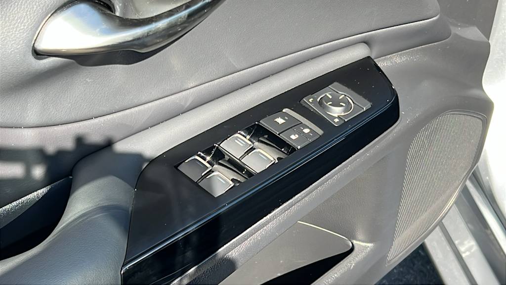 Thumbnail: 2022 Lexus ES - 27