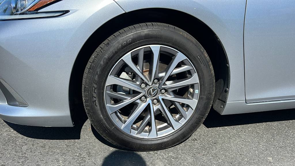 Thumbnail: 2022 Lexus ES - 8