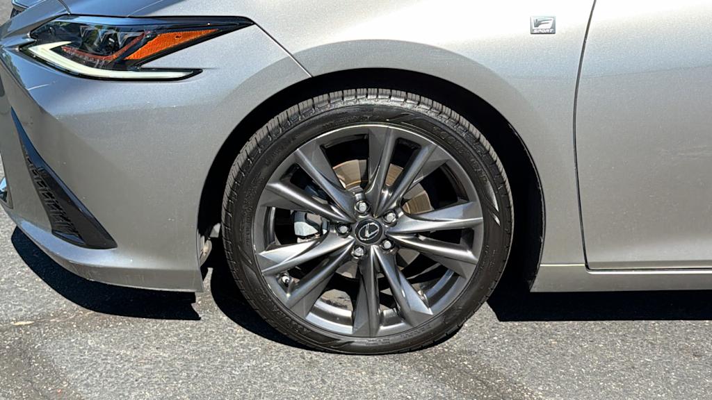 Thumbnail: 2021 Lexus ES - 8
