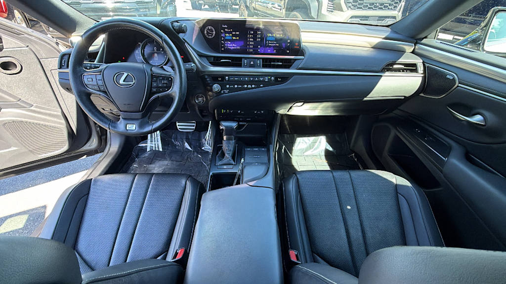 Thumbnail: 2021 Lexus ES - 14