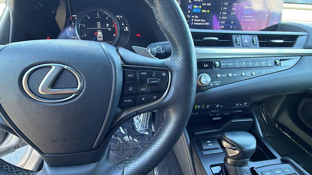 Thumbnail: 2021 Lexus ES - 13