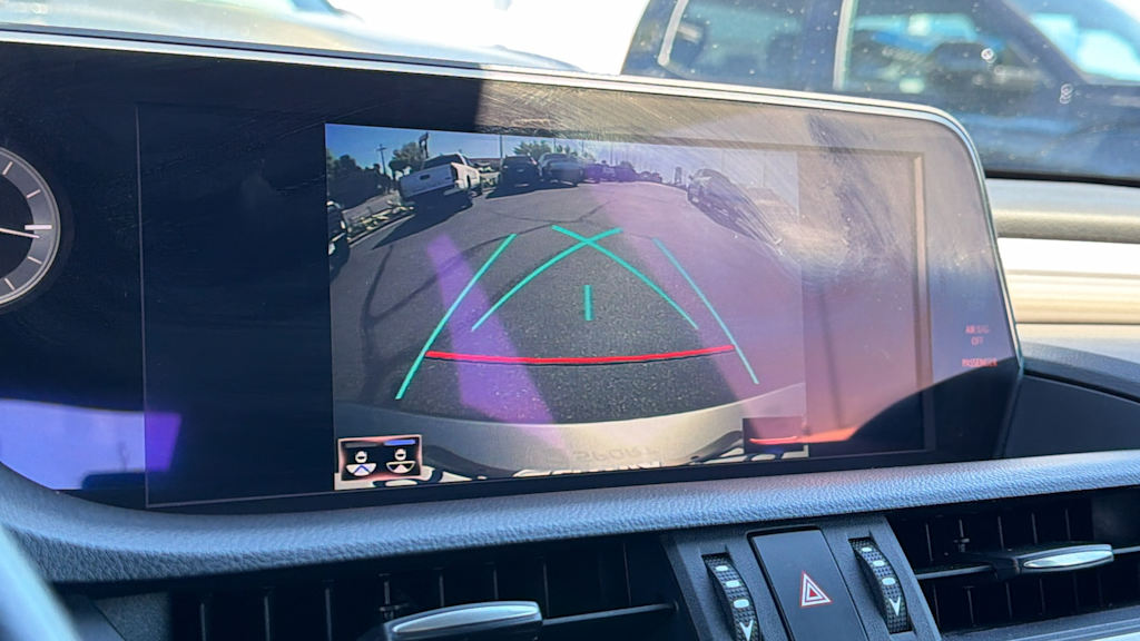 Thumbnail: 2021 Lexus ES - 25