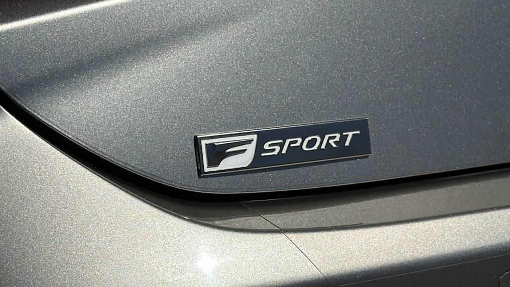 Thumbnail: 2021 Lexus ES - 7