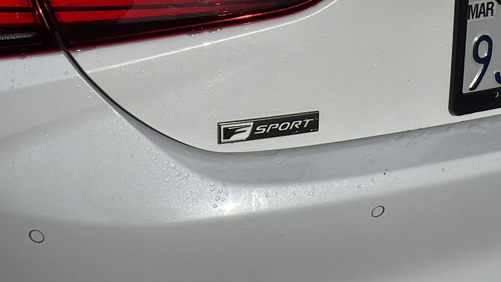 Thumbnail: 2021 Lexus ES - 30