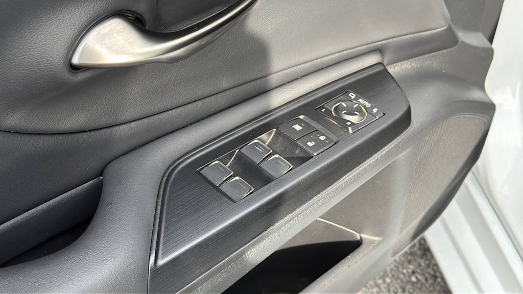 Thumbnail: 2021 Lexus ES - 7