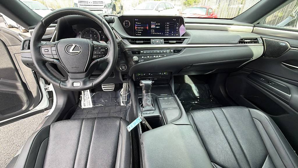 Thumbnail: 2021 Lexus ES - 13