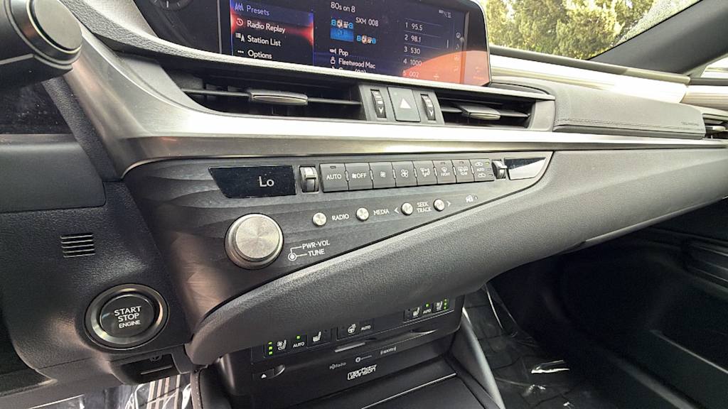 Thumbnail: 2021 Lexus ES - 14