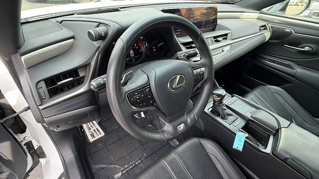 Thumbnail: 2021 Lexus ES - 2