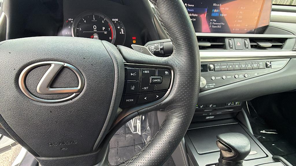 Thumbnail: 2021 Lexus ES - 27