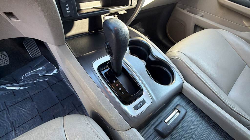 Thumbnail: 2017 Honda Pilot - 15