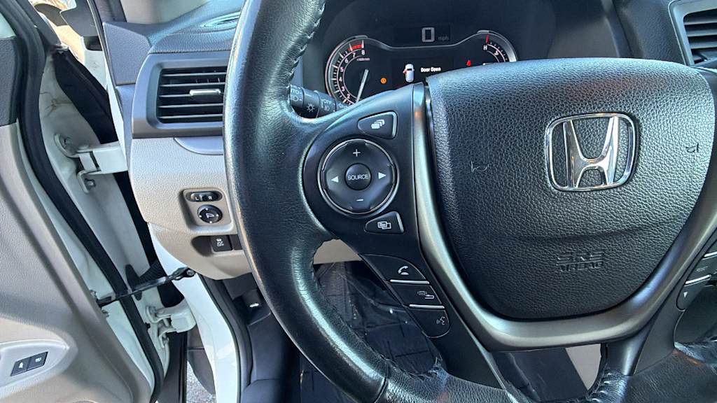 Thumbnail: 2017 Honda Pilot - 26