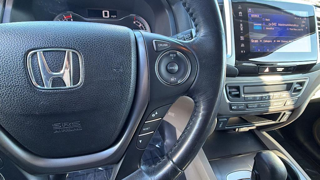 Thumbnail: 2017 Honda Pilot - 27