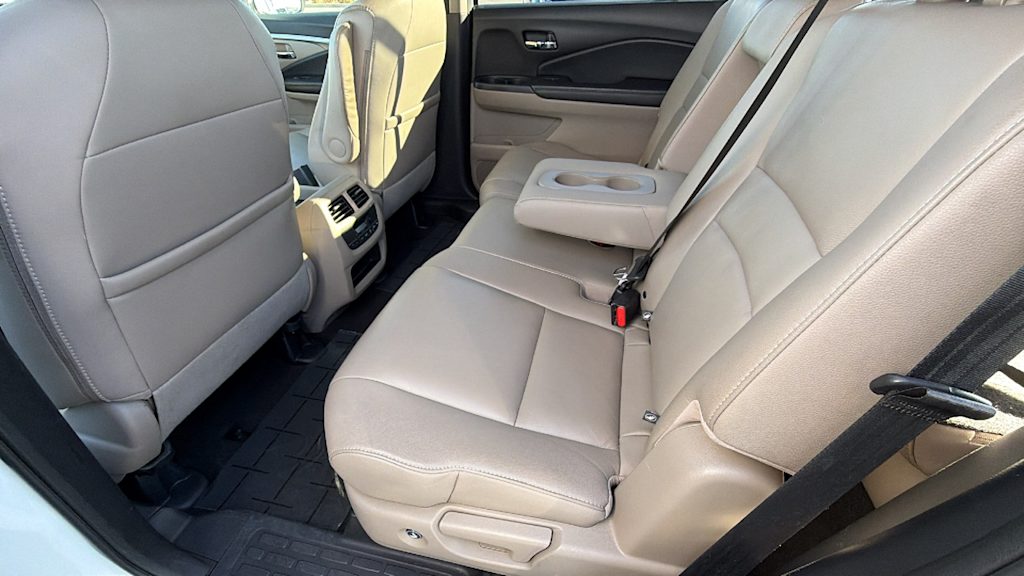 Thumbnail: 2017 Honda Pilot - 12