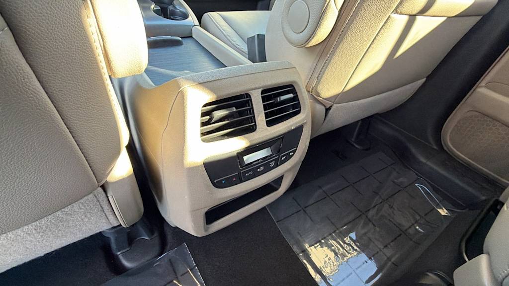 Thumbnail: 2017 Honda Pilot - 29