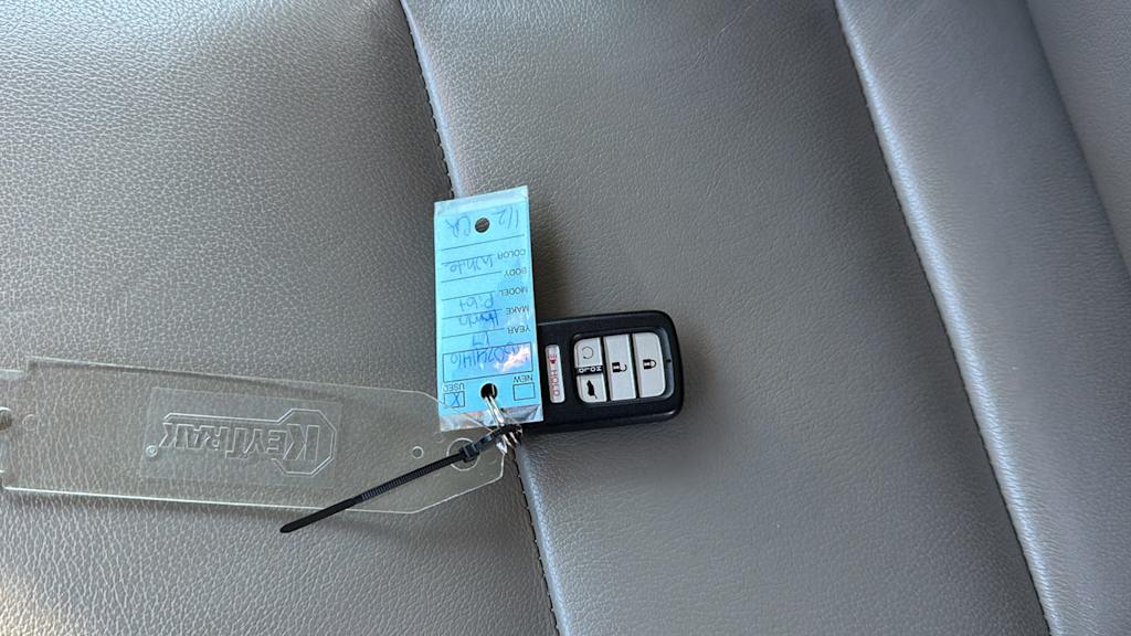 Thumbnail: 2017 Honda Pilot - 18