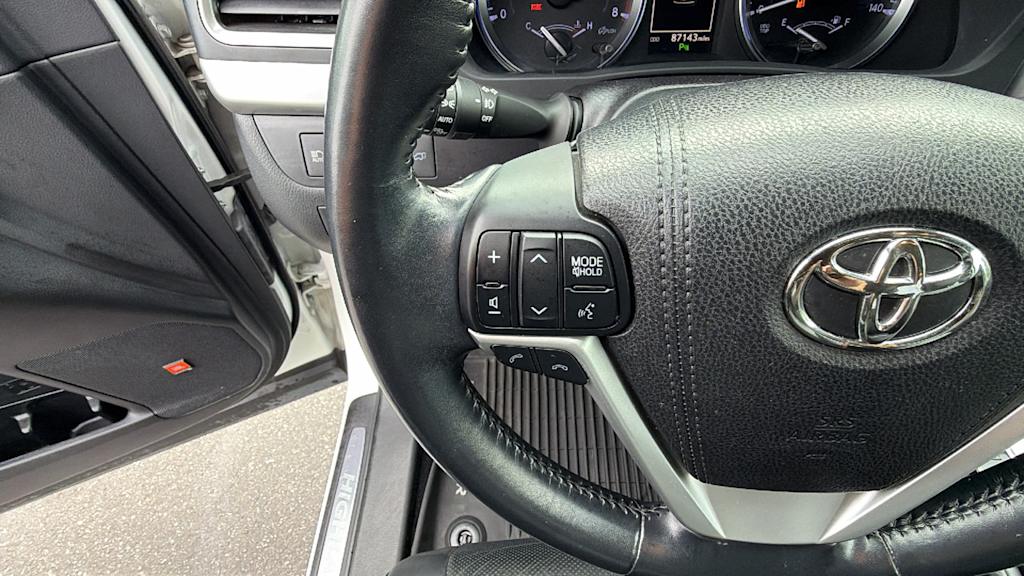 Thumbnail: 2018 Toyota Highlander - 26