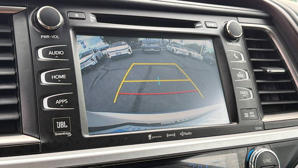 Thumbnail: 2018 Toyota Highlander - 24