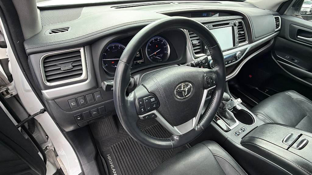 Thumbnail: 2018 Toyota Highlander - 2