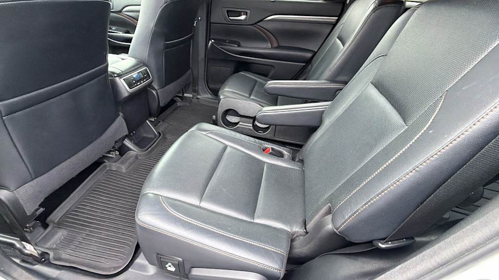 Thumbnail: 2018 Toyota Highlander - 12