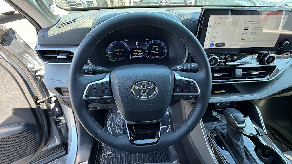 Thumbnail: 2024 Toyota Highlander - 9