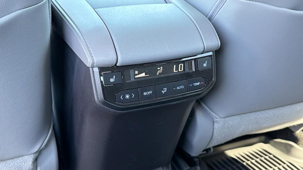 Thumbnail: 2024 Toyota Highlander - 30