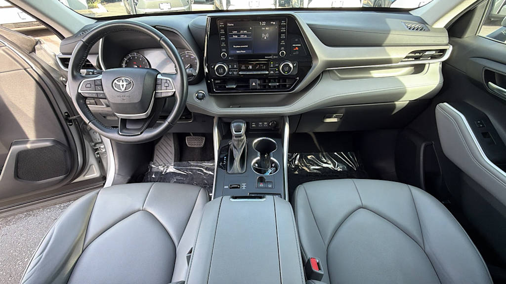 Thumbnail: 2022 Toyota Highlander - 13