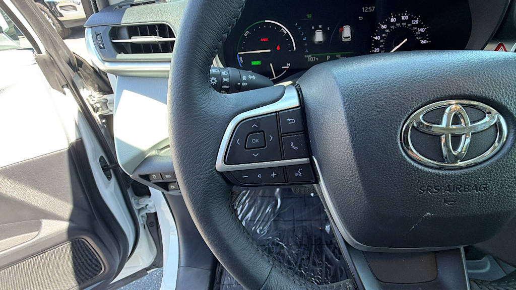 Thumbnail: 2025 Toyota Sienna - 26