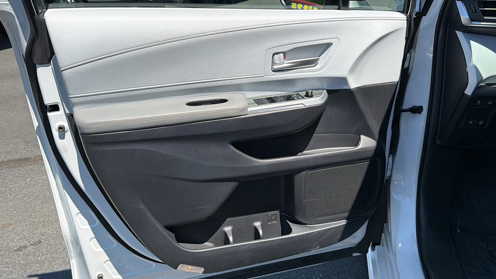 Thumbnail: 2025 Toyota Sienna - 29