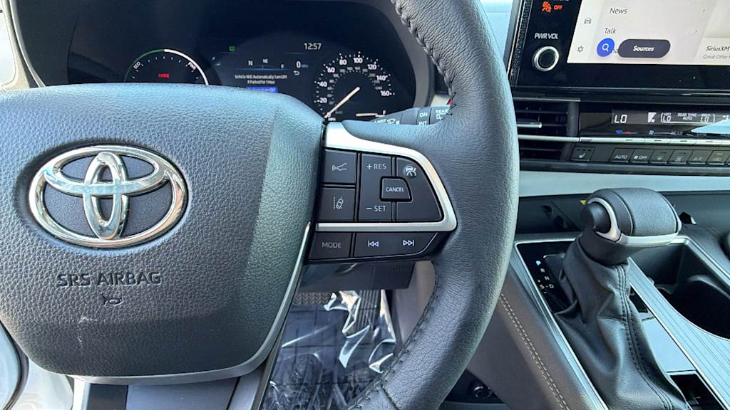 Thumbnail: 2025 Toyota Sienna - 27