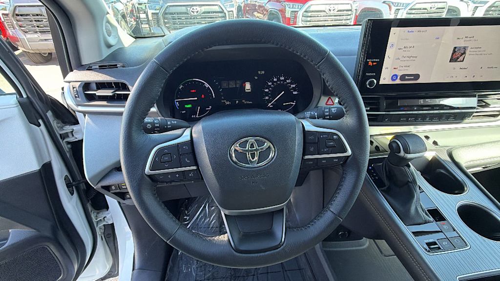 Thumbnail: 2025 Toyota Sienna - 9