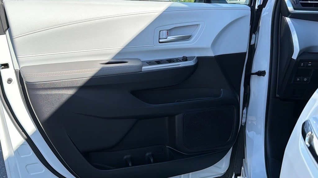 Thumbnail: 2025 Toyota Sienna - 28