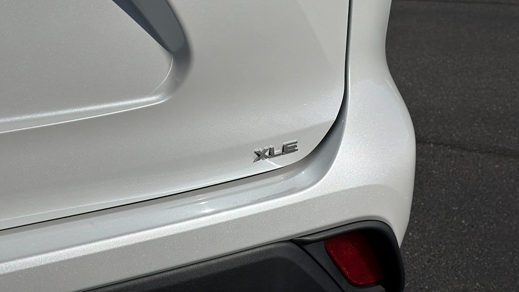 Thumbnail: 2023 Toyota Highlander - 7