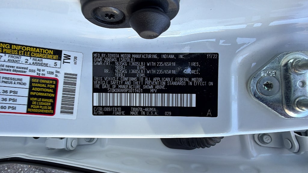 Thumbnail: 2023 Toyota Highlander - 20