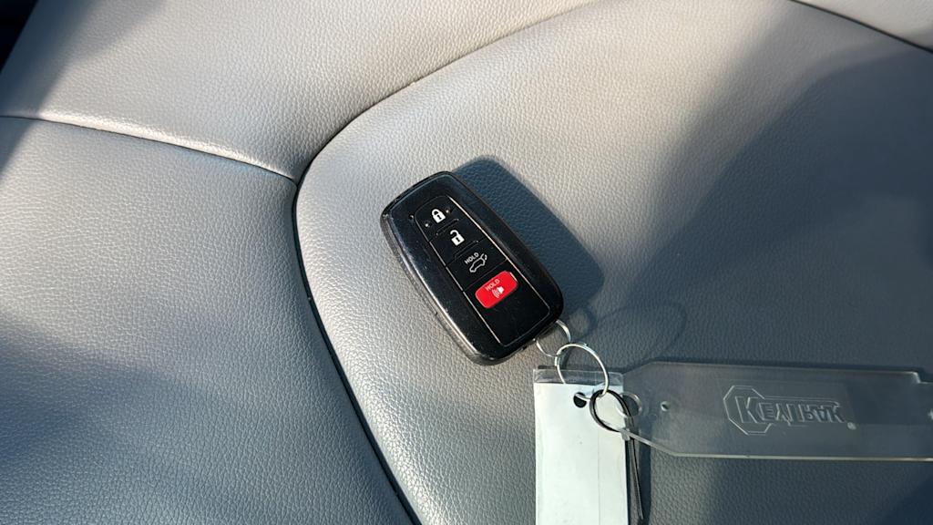 Thumbnail: 2023 Toyota Highlander - 19