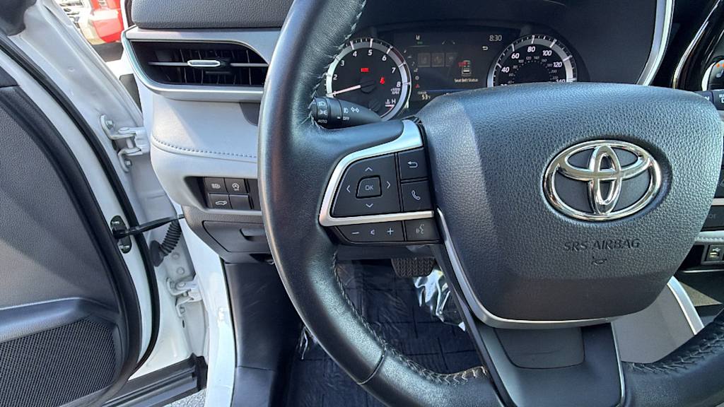 Thumbnail: 2023 Toyota Highlander - 27